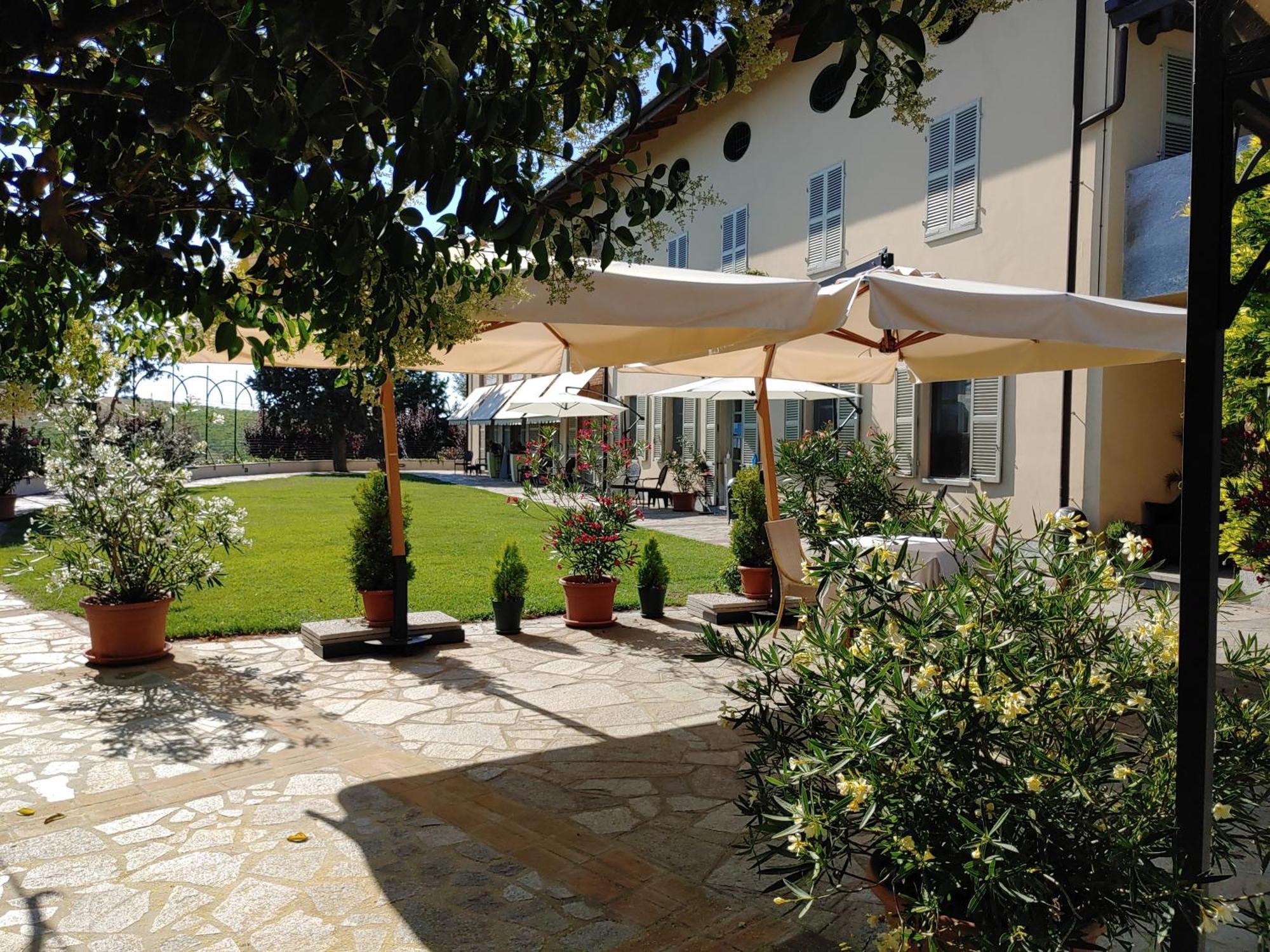 Locanda Del Boscogrande Montegrosso dʼAsti Exterior foto