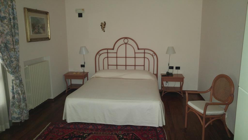 Locanda Del Boscogrande Montegrosso dʼAsti Exterior foto