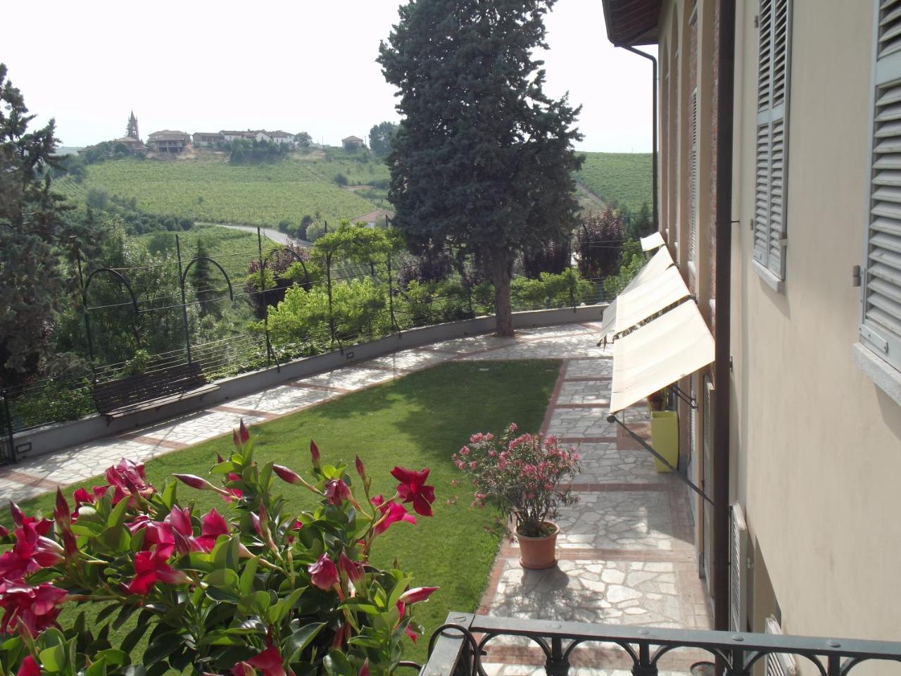 Locanda Del Boscogrande Montegrosso dʼAsti Exterior foto